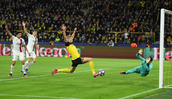 Borussia Dortmund jest zdeterminowana, by zatrzymać Erlinga Haalanda. Klub jest gotowy dać Norwegowi solidną podwyżkę
